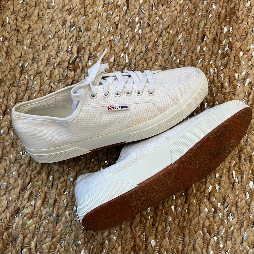 White like-new superga tennis shoes trainers